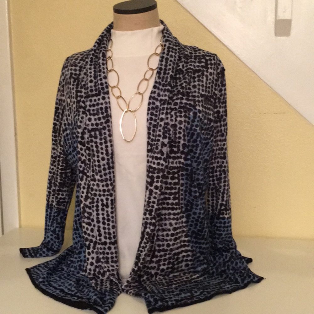 A nice Nic+Zoe light weight opened sweater! Very cute!